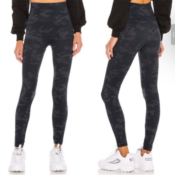 SPANX Pants - Spanx Look At Me Now Seamless Cropped Camo Legging Size M